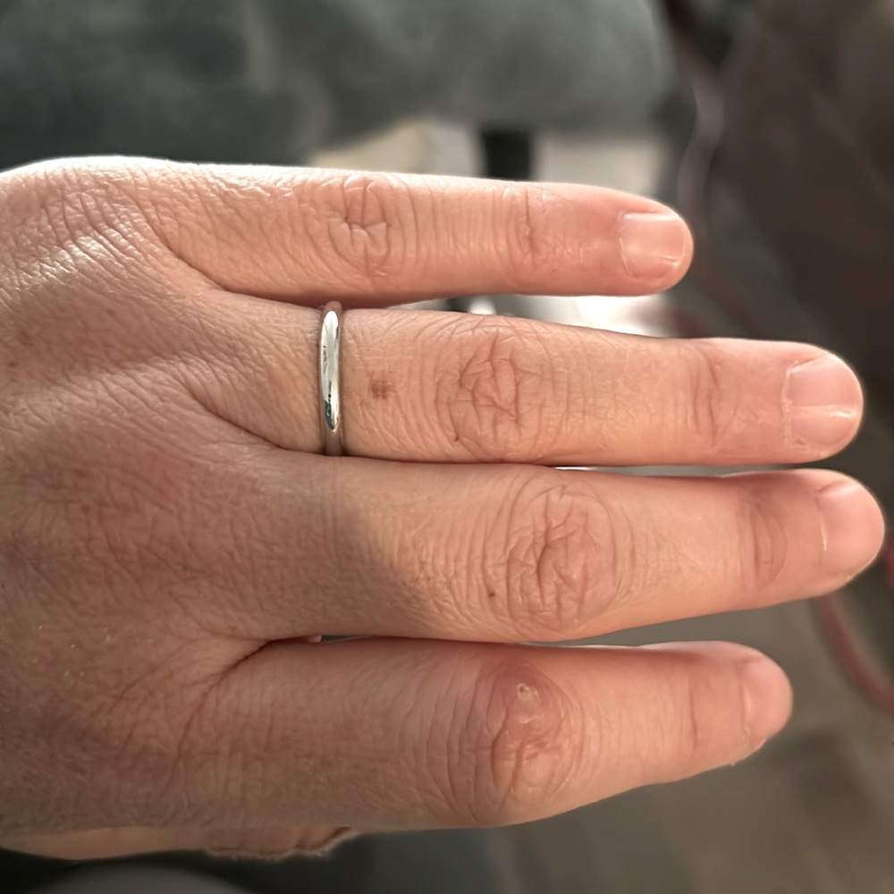 Cartier platinum band 2.5 mm